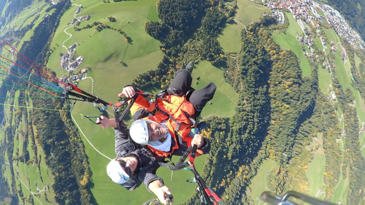 Amputee Joe Garcia parachuting wearing Orion3 microprocessor knee